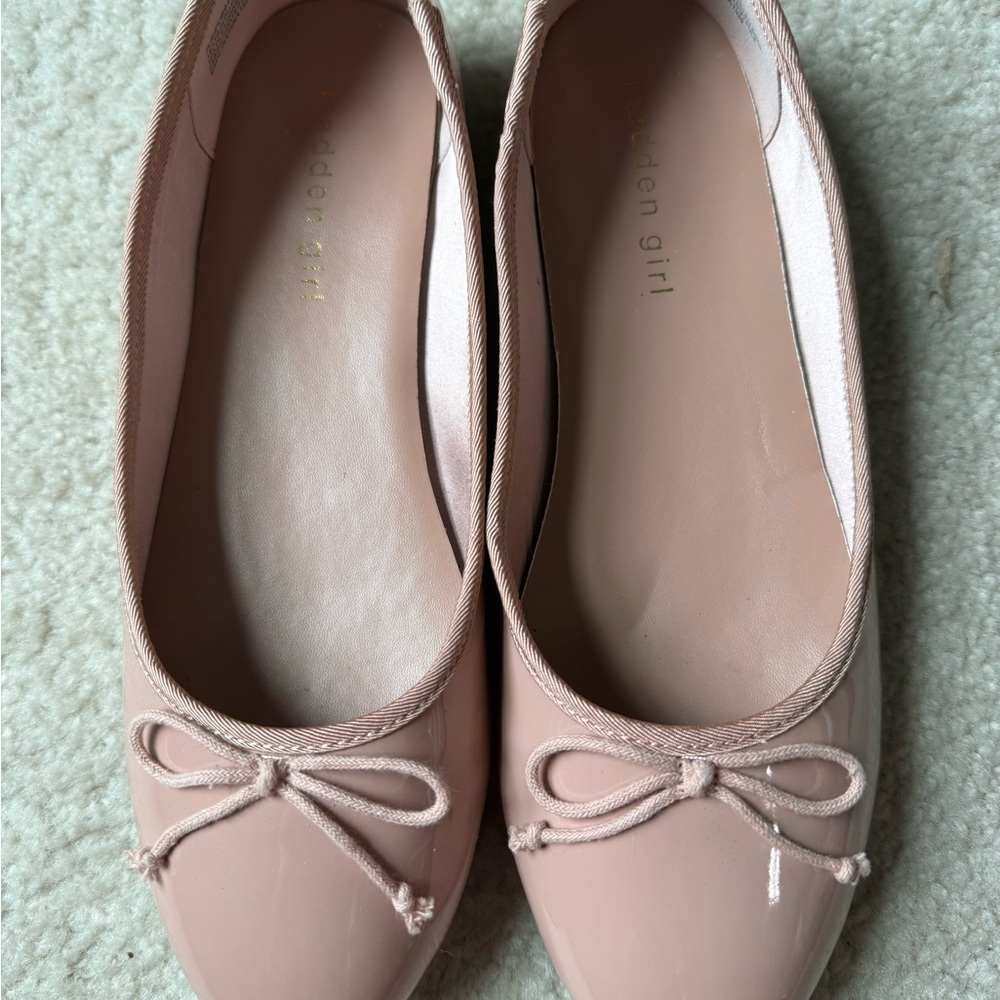 Madden Girl Nude Ballet Flats in EUC